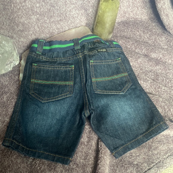 Wrangler 3T Distressed Jean Shorts w/ Belt NWT - Picture 3 of 3